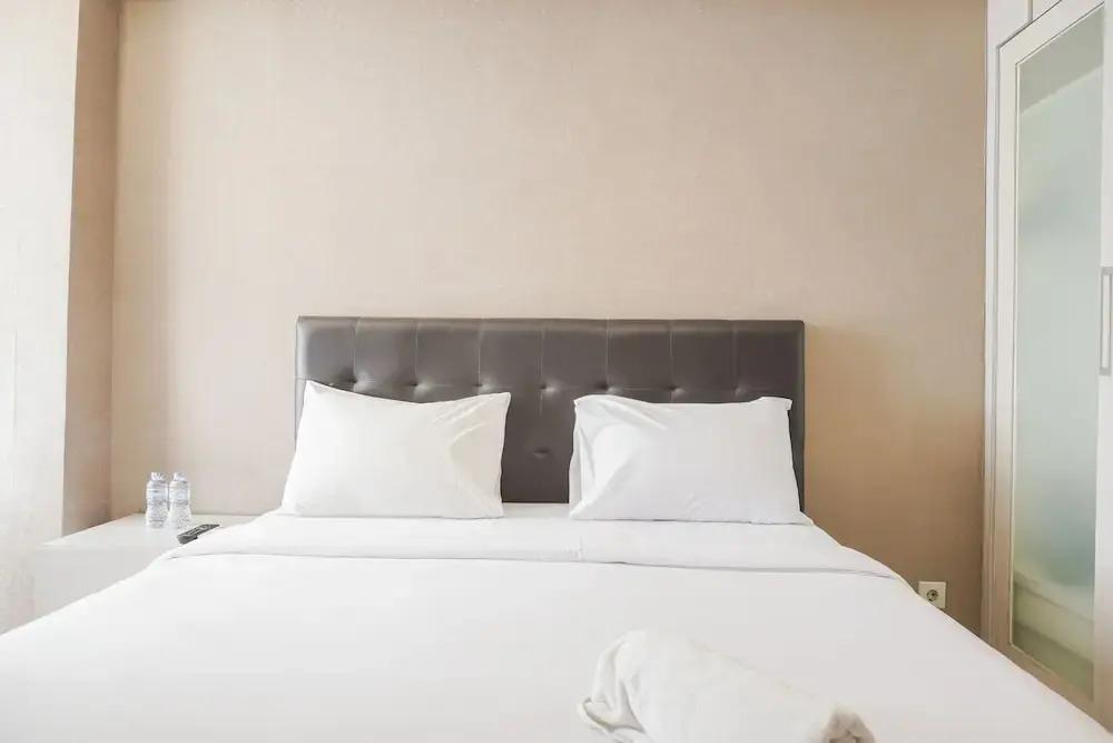Warm And Cozy Studio At Cinere Bellevue Suites Apartment — фото 1