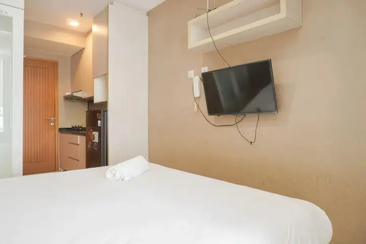 Warm And Cozy Studio At Cinere Bellevue Suites Apartment — фото 3