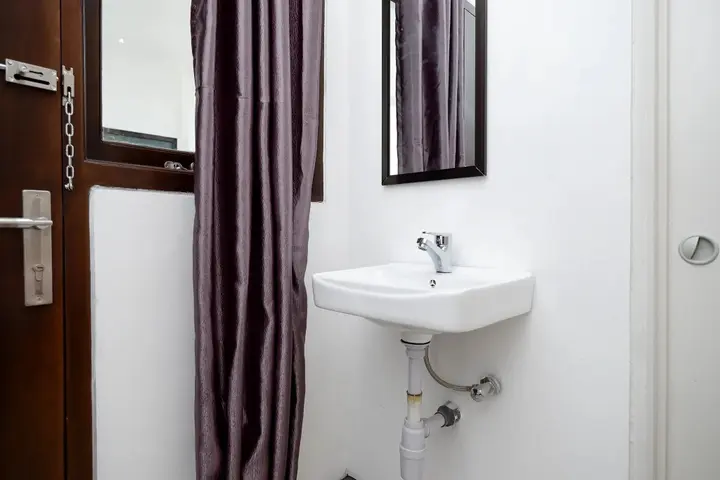 Суракарта: OYO 1611 Four D'home