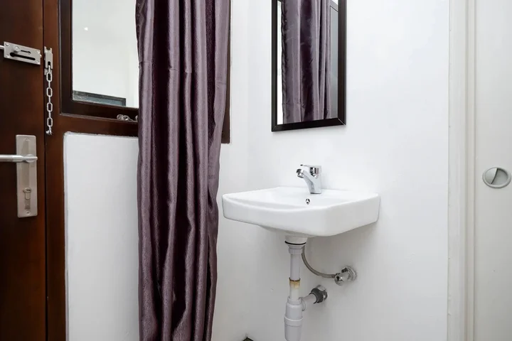 Суракарта: OYO 1611 Four D'home