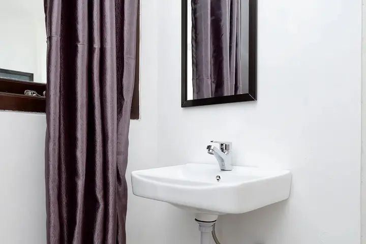 Суракарта: OYO 1611 Four D'home