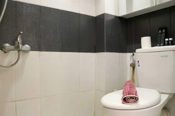 Депок: Cozy And Simply Studio At Cinere Bellevue Suites Apartment