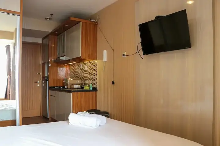 Cozy And Simply Studio At Cinere Bellevue Suites Apartment — фото 3