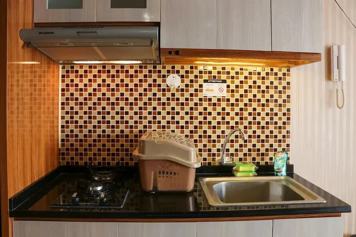 Депок: Cozy And Simply Studio At Cinere Bellevue Suites Apartment