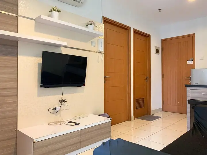 Warm And Cozy 2Br At Cinere Bellevue Suites Apartment — фото 1
