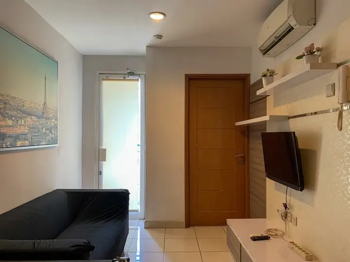 Warm And Cozy 2Br At Cinere Bellevue Suites Apartment — фото 6