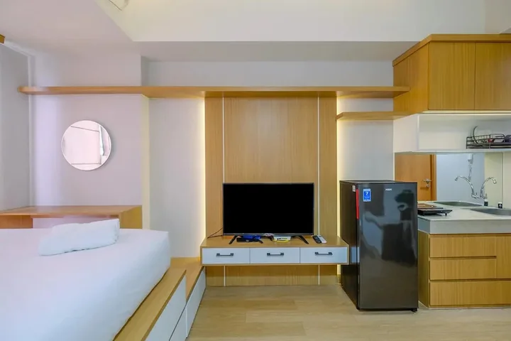 Депок: Best Deal And Tidy Studio At Evenciio Margonda Apartment