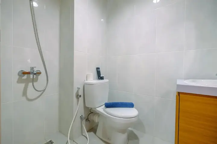 Депок: Best Deal And Tidy Studio At Evenciio Margonda Apartment