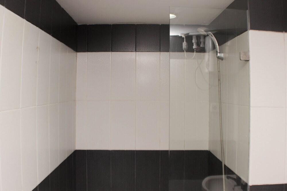 Депок: Best Deal 2Br Apartment At Cinere Bellevue Suites