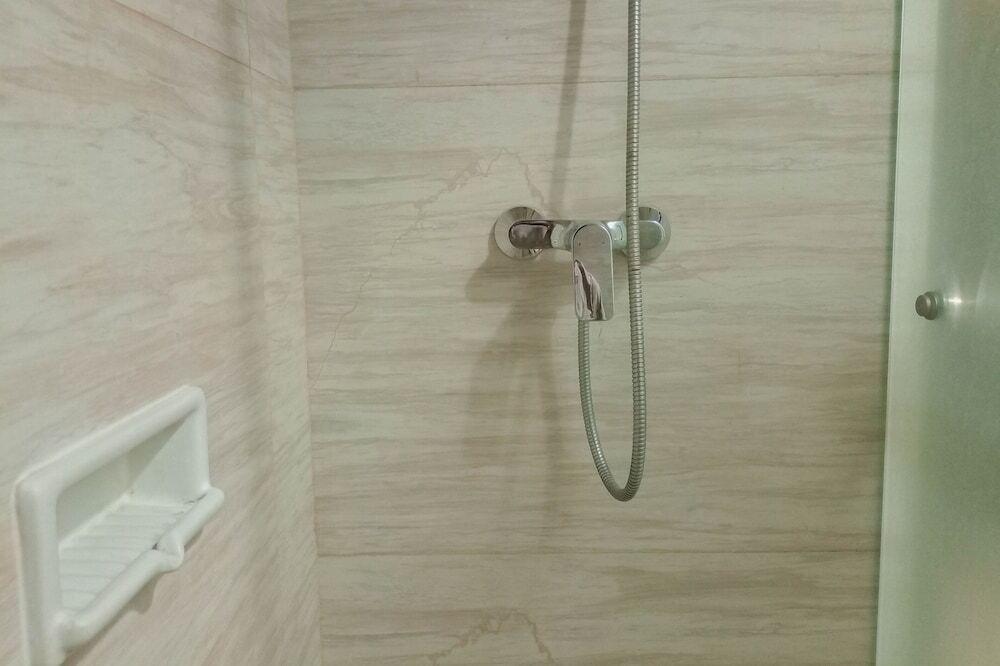 Депок: Elegant And Comfortable 1Br At Uttara The Icon Apartment
