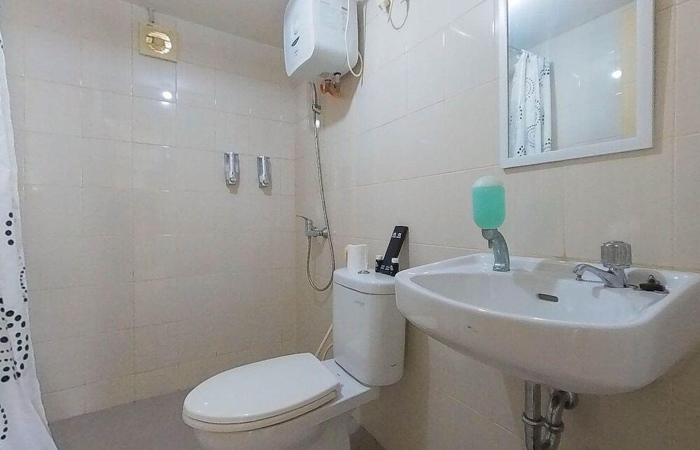 Джакарта: Nice And Comfy Studio At Amethyst Apartment
