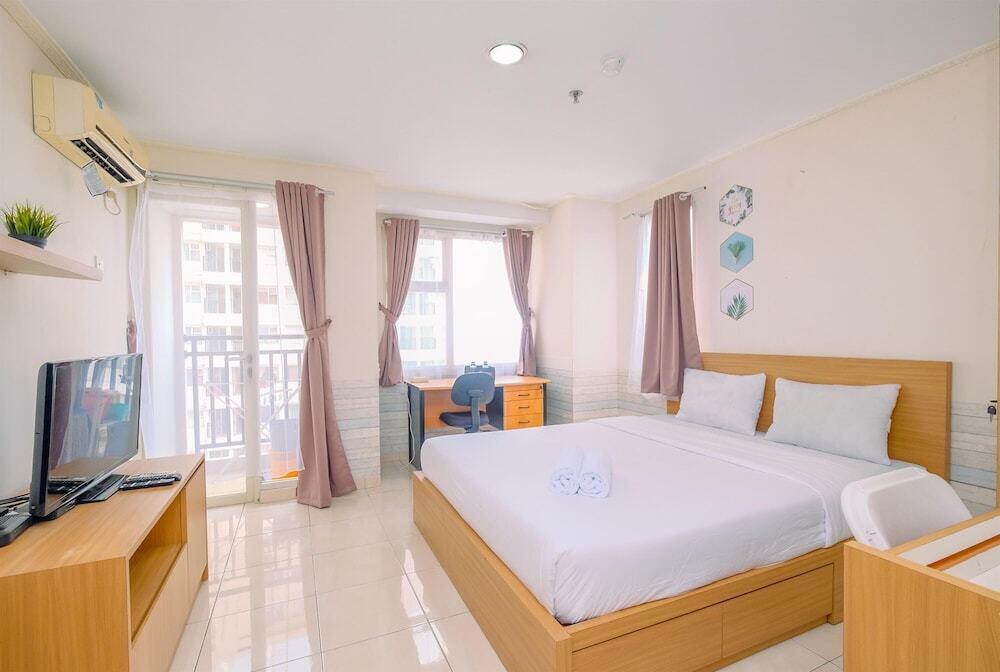 Fully Furnished And Comfy Studio Apartment Margonda Residence 3 — фото 3