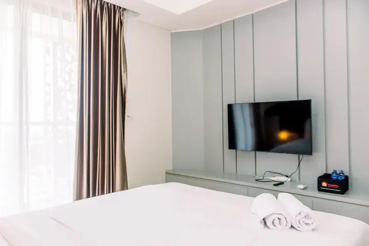 Джакарта: Fancy And Nice Studio At Gold Coast Apartment