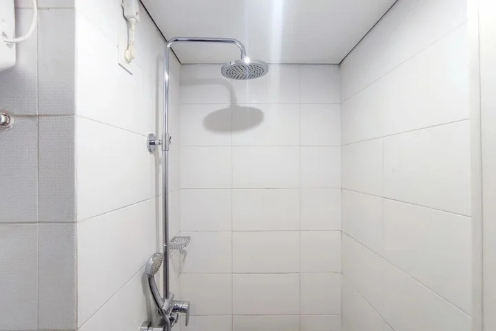 Семаранг: Cozy Studio (No Kitchen) At Candiland Apartment