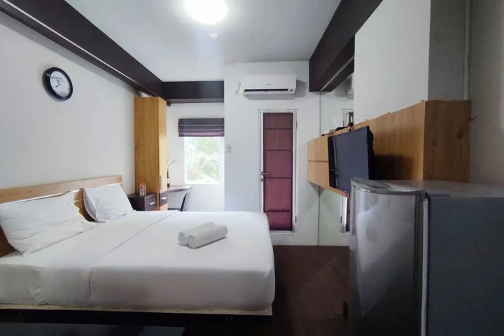 Семаранг: Cozy Studio (No Kitchen) At Candiland Apartment