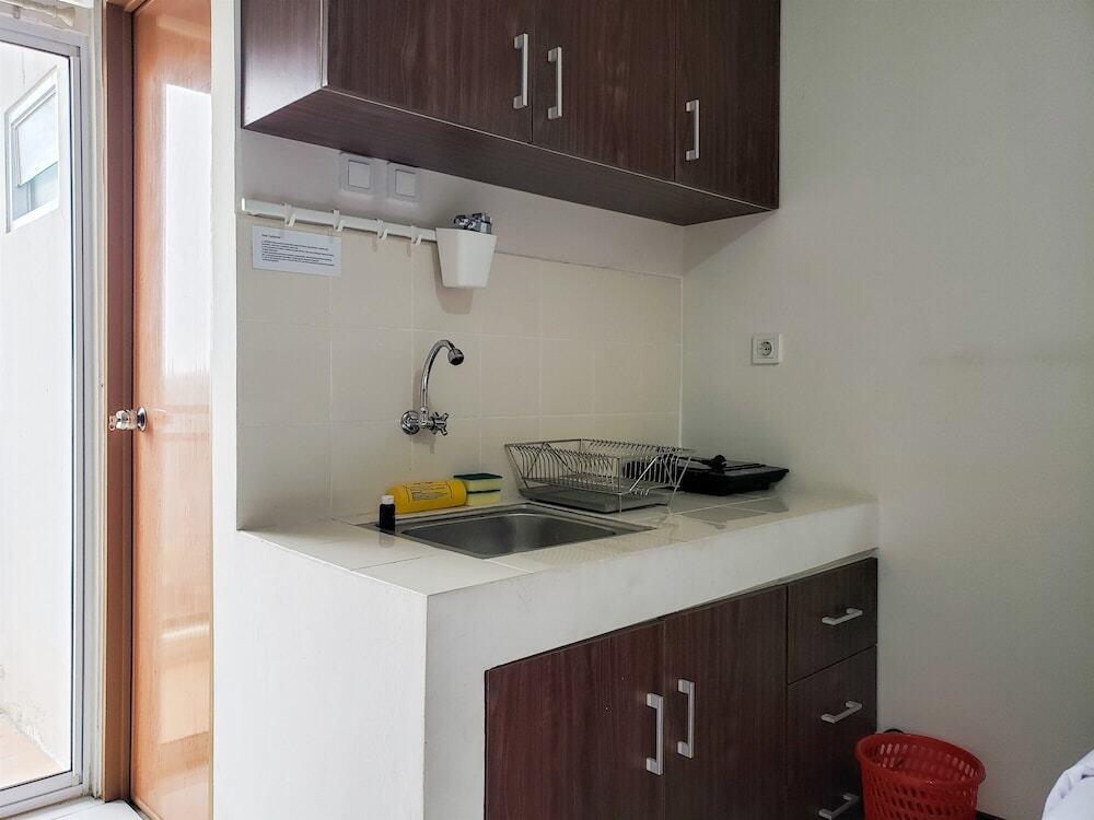 Депок: Warm And Cozy Studio At Cinere Resort Apartment
