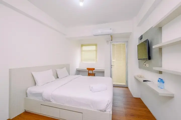 Cozy And Comfort Stay Studio Room At Gunung Putri Square Apartment — фото 3