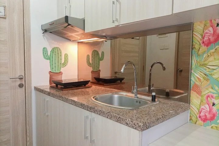 Батуретно: Minimalist Studio Room At Taman Melati Sinduadi Apartment