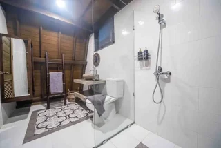 Унгасан: Rumah Kayu Tatiya Villa