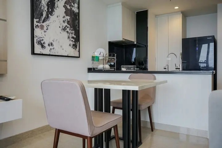Legok: Fully Furnished With Comfortable Design 1Br At Branz Bsd City Apartment