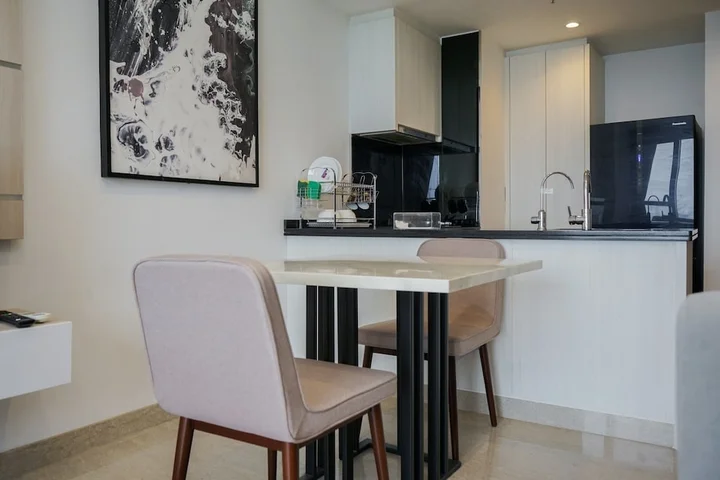 Legok: Fully Furnished With Comfortable Design 1Br At Branz Bsd City Apartment