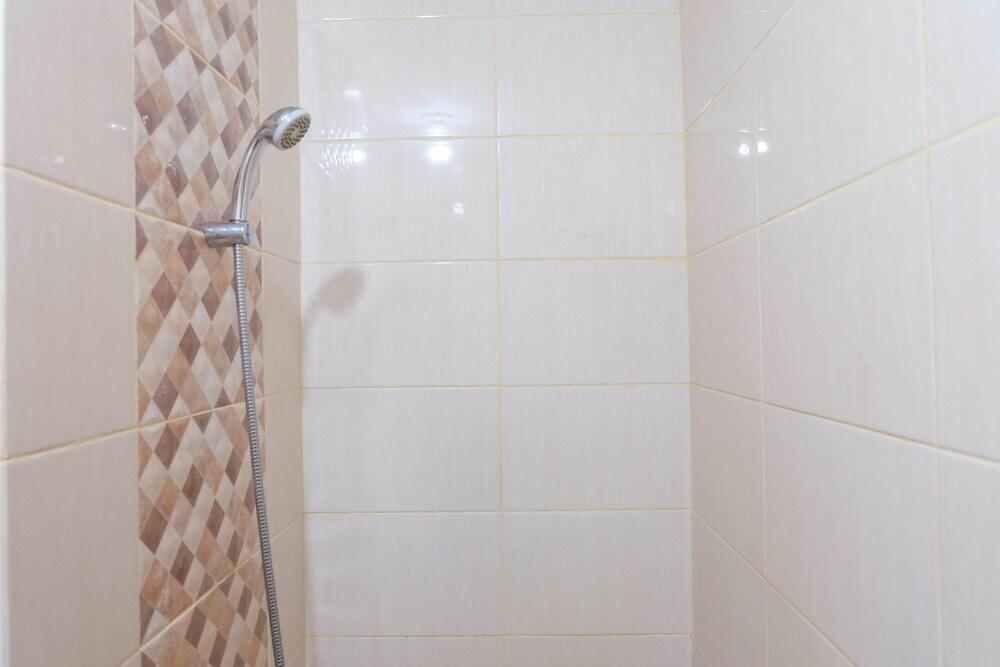 Депок: Comfortable And Cozy Studio At Dave Apartment