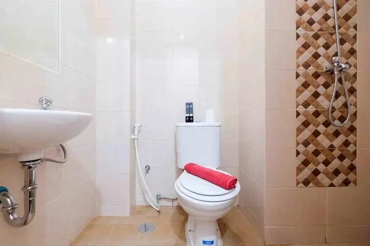 Депок: Comfort Studio Room At Dave Apartment