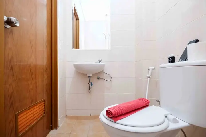 Депок: Comfort Studio Room At Dave Apartment