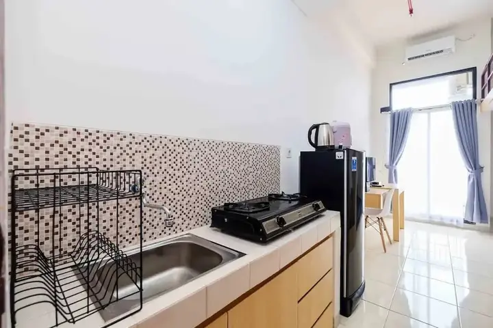 Депок: Comfort Studio Room At Dave Apartment