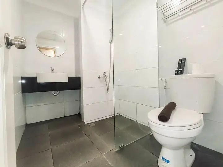 Депок: New and Modern Studio at Altuz Seturan Yogyakarta Apartment