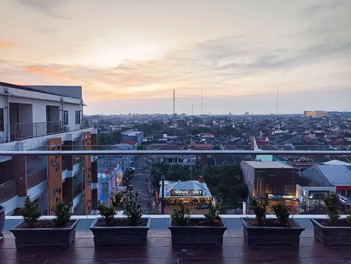 Депок: New and Modern Studio at Altuz Seturan Yogyakarta Apartment