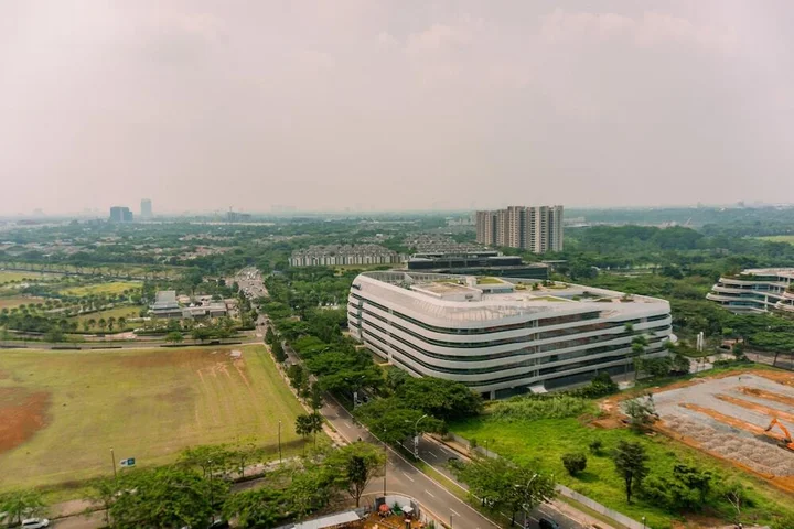 Legok: Well Design And Comfy Studio At Sky House Bsd Apartment
