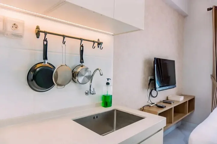 Legok: Well Design And Comfy Studio At Sky House Bsd Apartment