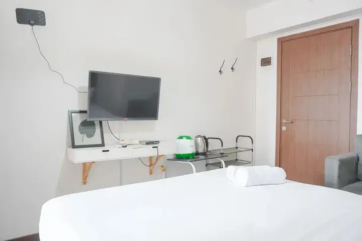 Warm And Tidy Studio At Cinere Resort Apartment — фото 2