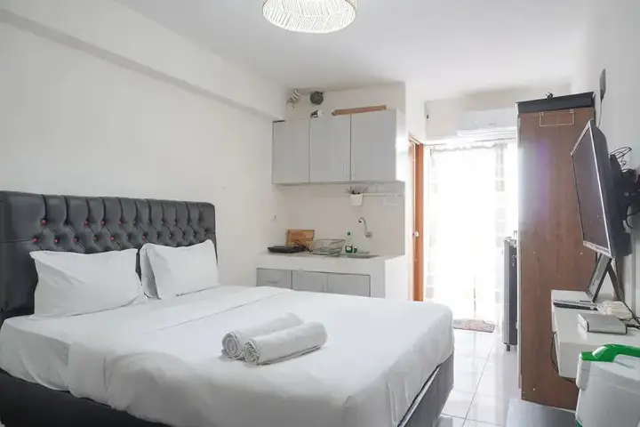 Warm And Tidy Studio At Cinere Resort Apartment — фото 6