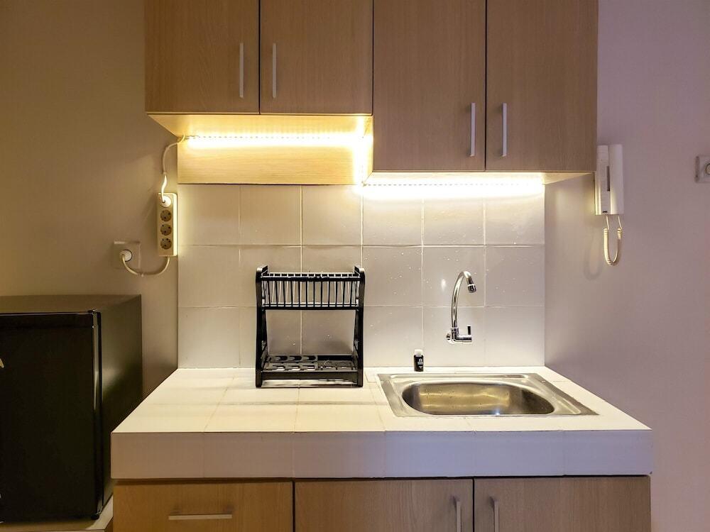 Депок: Cozy Studio At Cinere Bellevue Suites Apartment