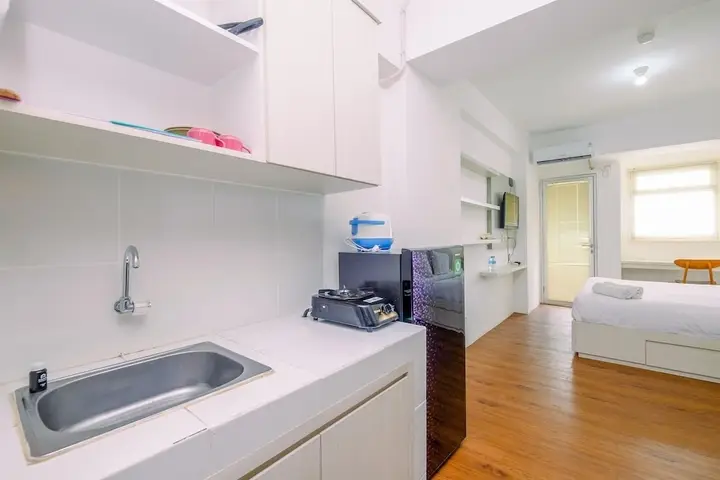 Homey And Cozy Studio Room At Gunung Putri Square Apartment — фото 4