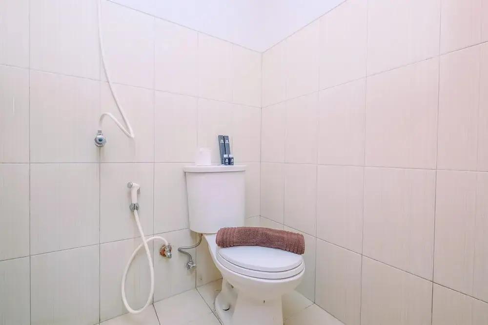 Best Choice And Comfy Studio Apartment At Margonda Residence 4 — фото 6