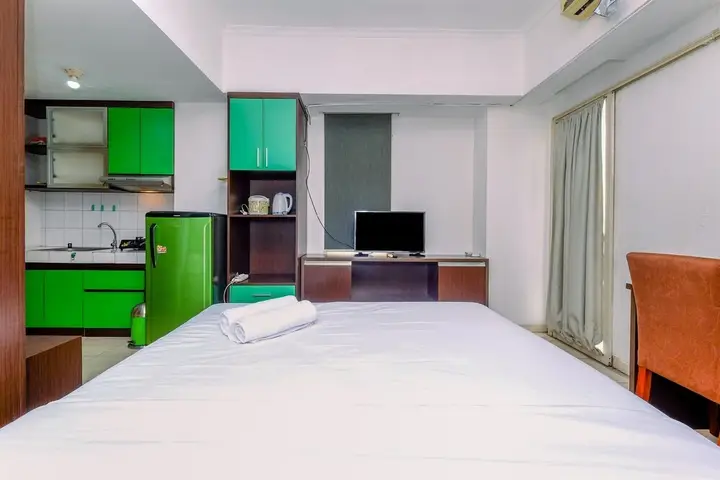 Relaxing Studio Apartment At Margonda Residence 2 Near Ui — фото 4