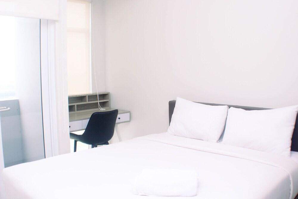 Homey And Minimalist Studio At Vasanta Innopark Apartment — фото 1