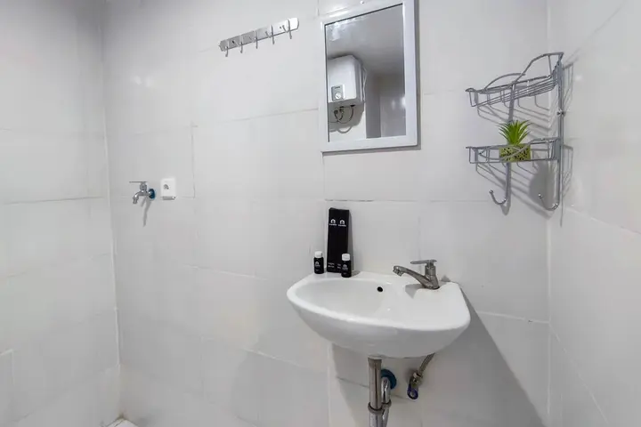 Семаранг: Comfort And Well Design Studio At Paltrow City Apartment