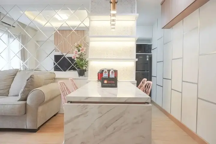 Modern And Comfy 3Br At Transpark Cibubur Apartment — фото 1