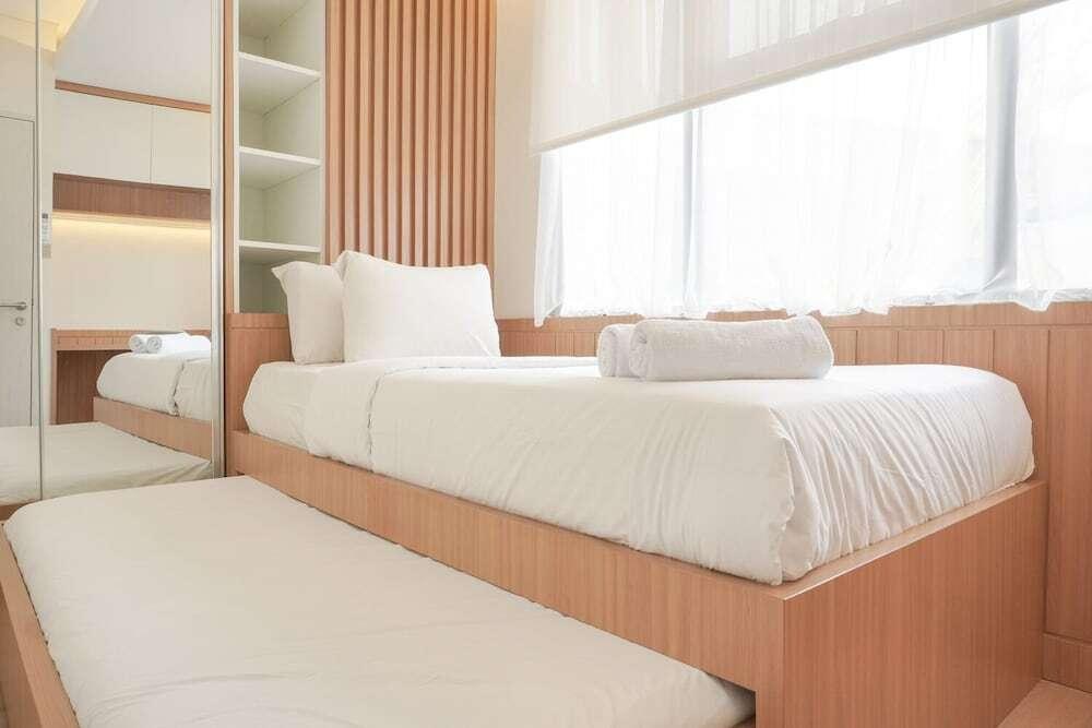 Modern And Comfy 3Br At Transpark Cibubur Apartment — фото 3