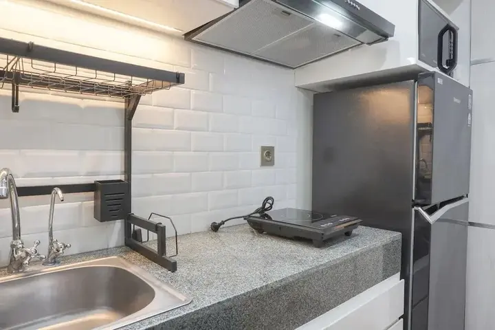 Депок: Modern And Comfy 3Br At Transpark Cibubur Apartment