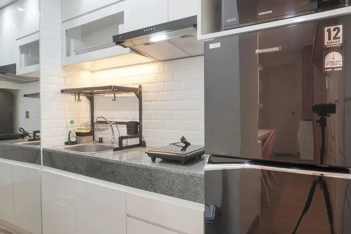 Депок: Modern And Comfy 3Br At Transpark Cibubur Apartment