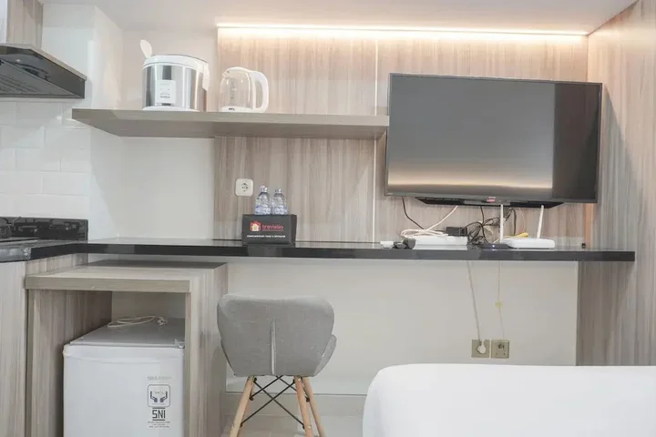 Депок: Nice Studio At 11Th Floor Transpark Cibubur Apartment