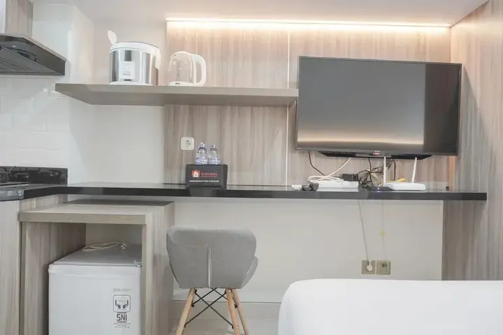 Депок: Nice Studio At 11Th Floor Transpark Cibubur Apartment