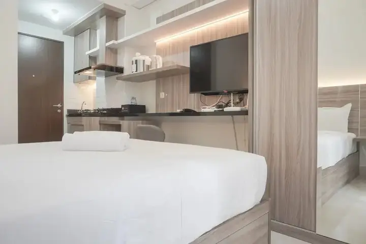 Nice Studio At 11Th Floor Transpark Cibubur Apartment — фото 4