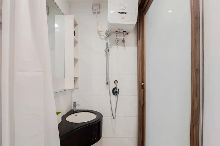 Legok: Simply And Restful Studio Apartment At Sky House Bsd