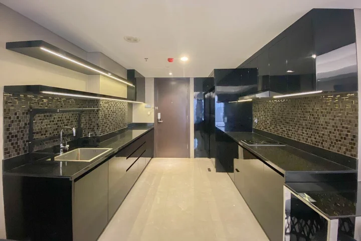 Семаранг: Spacious Combined Studio Apartment At Warhol (W/R) Residence